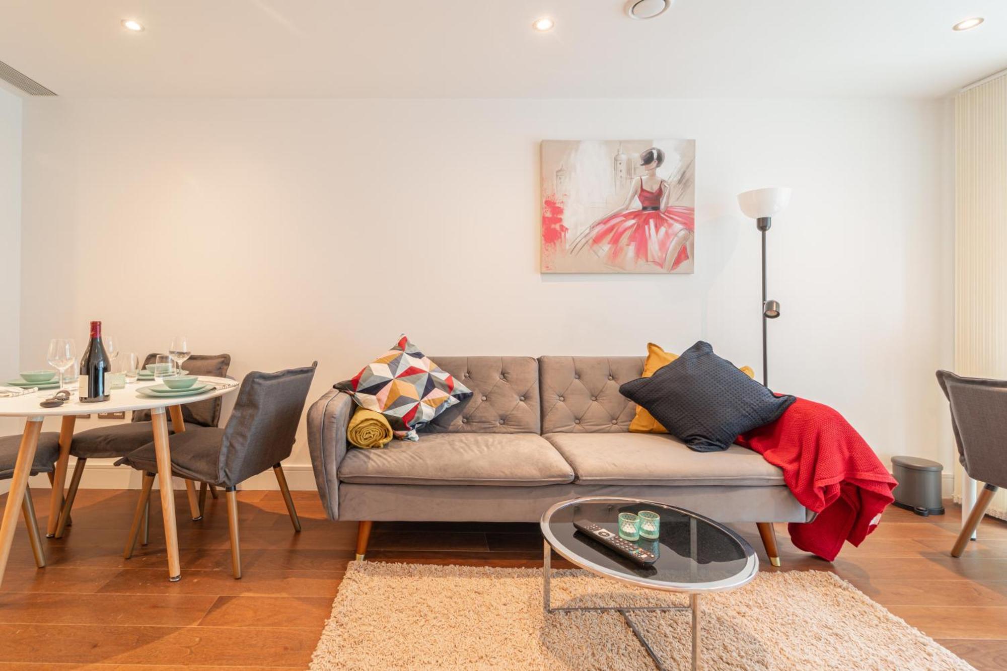 Апартаменты Stylish And Comfortable Canary Wharf Perfect For Long Лондон