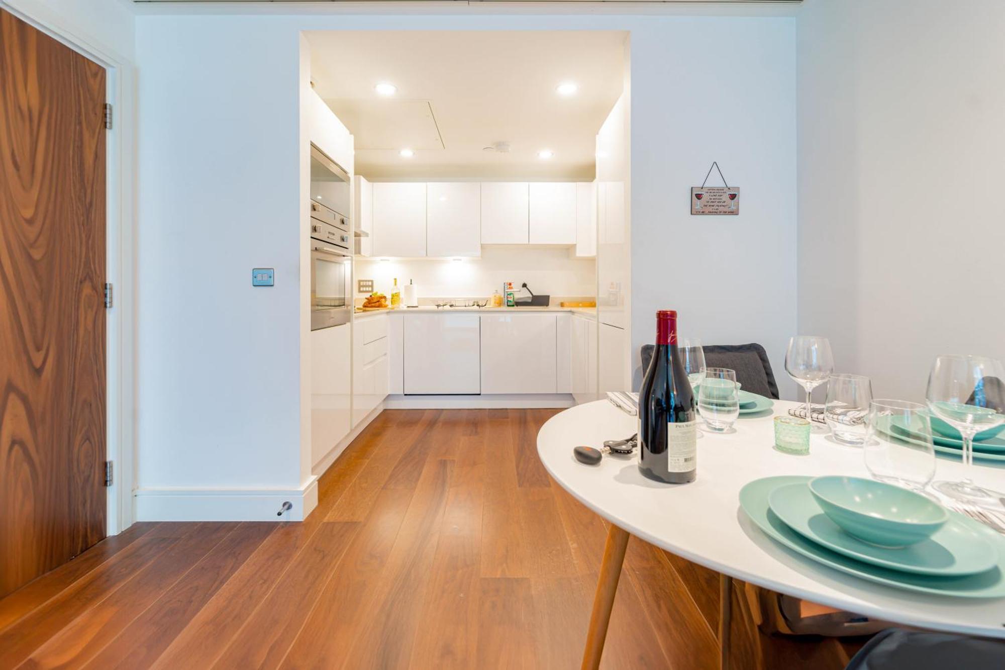 Апартаменты Stylish And Comfortable Canary Wharf Perfect For Long Лондон