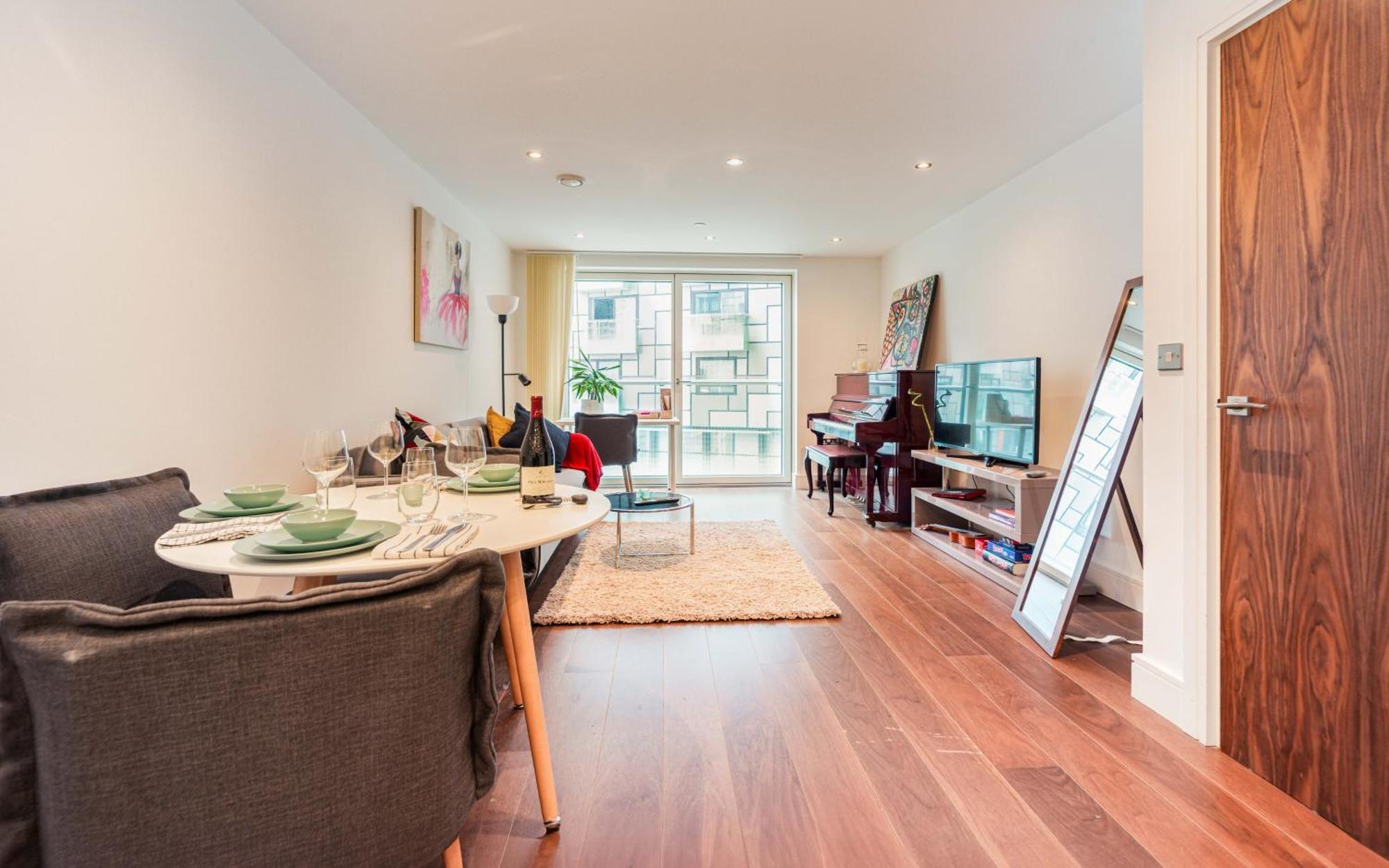 Апартаменты Stylish And Comfortable Canary Wharf Perfect For Long